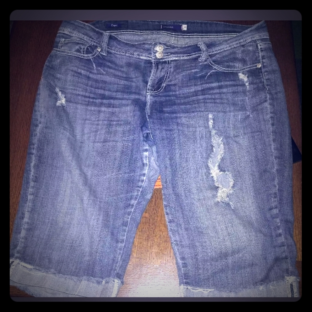Vigoss distressed Bermuda shorts